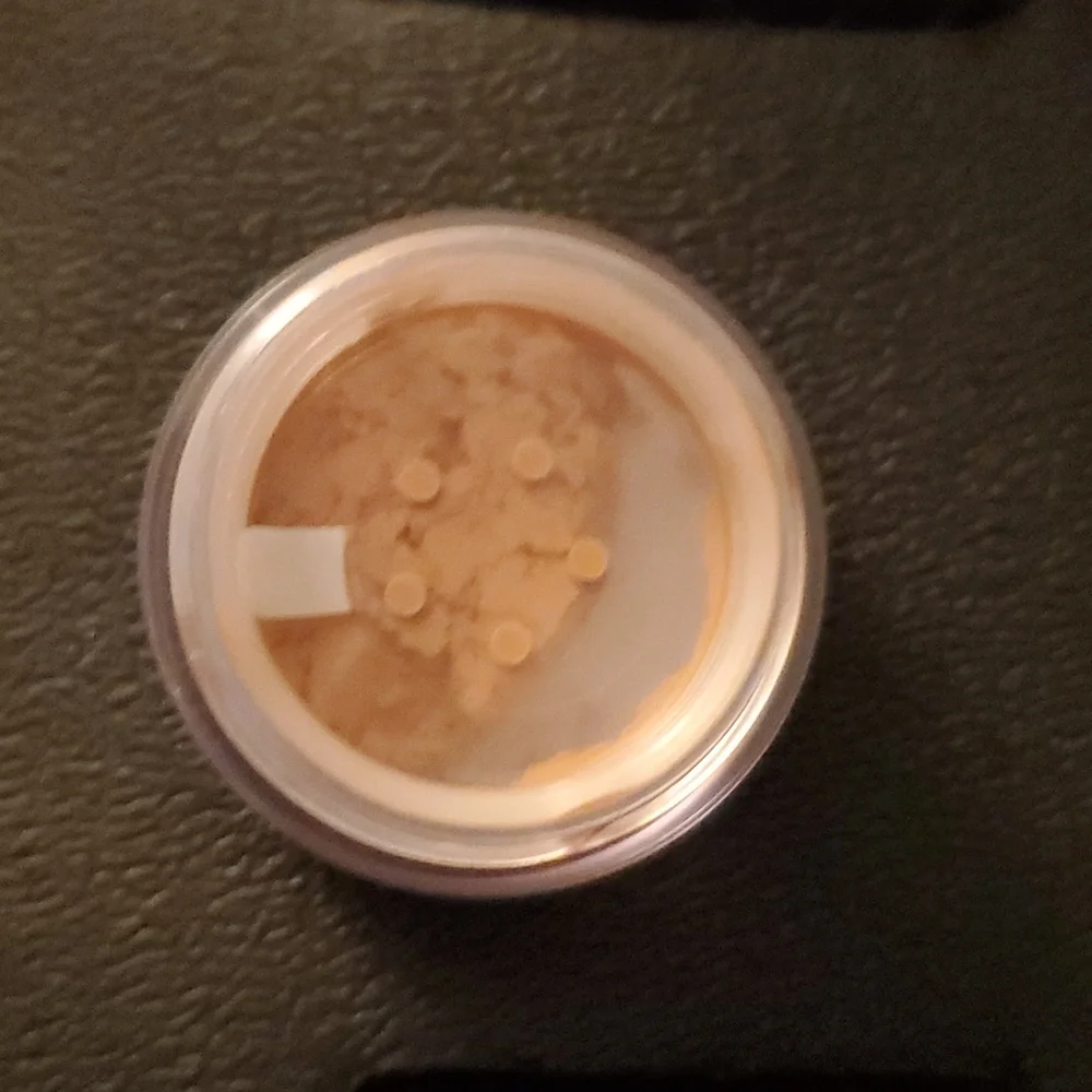 W3LL People Mini Bio Bronzer powder in Natural Tan‎